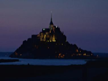 mont at night