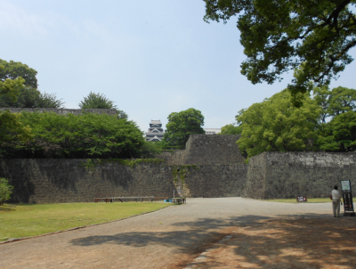 竹の丸から見る熊本城大天守