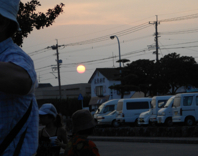 藍鉄鉱の生まれるス崎の方角に沈む姫島の夕陽、綺麗です♪