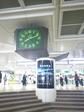 朝の東京駅